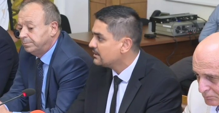 БСП започна разговори с независимите депутати за съставяне на кабинет Отцепилият